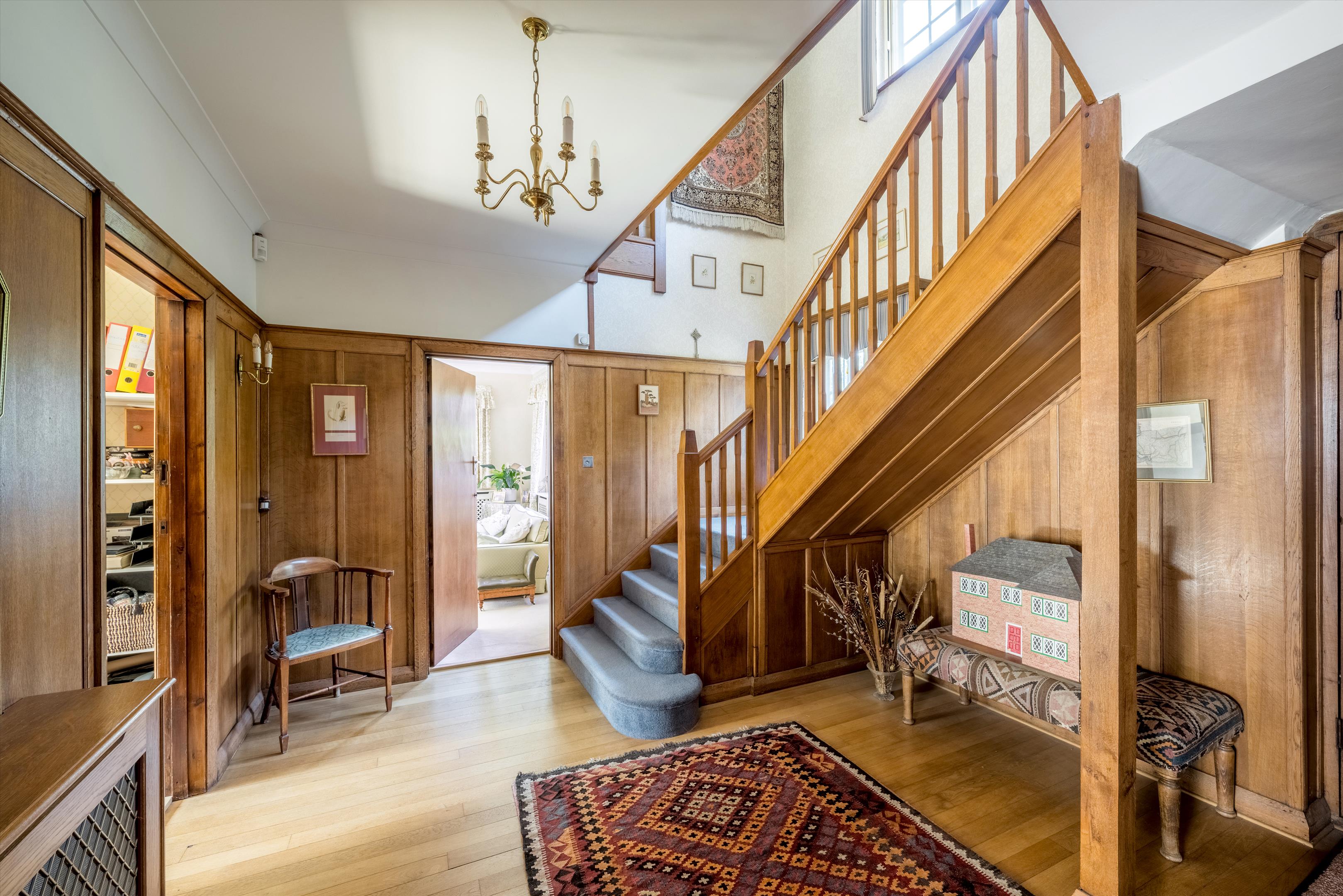 5 bedroom detached house for sale 0