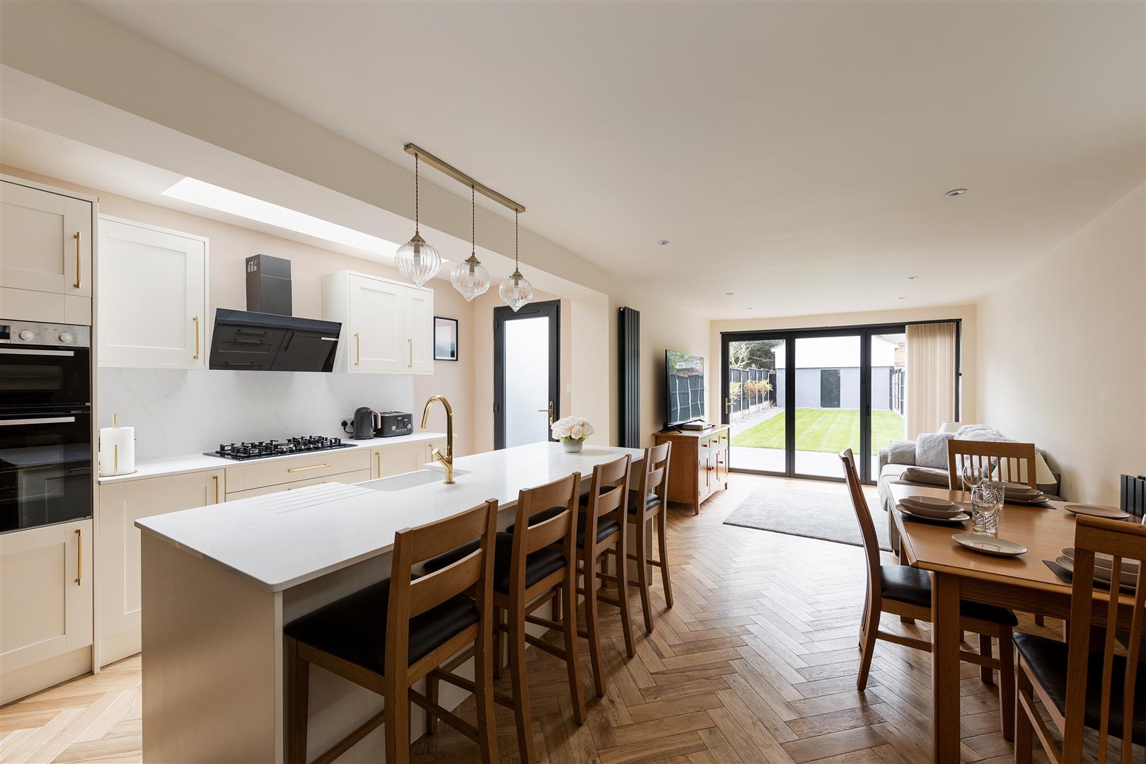 4 bedroom property for sale 0