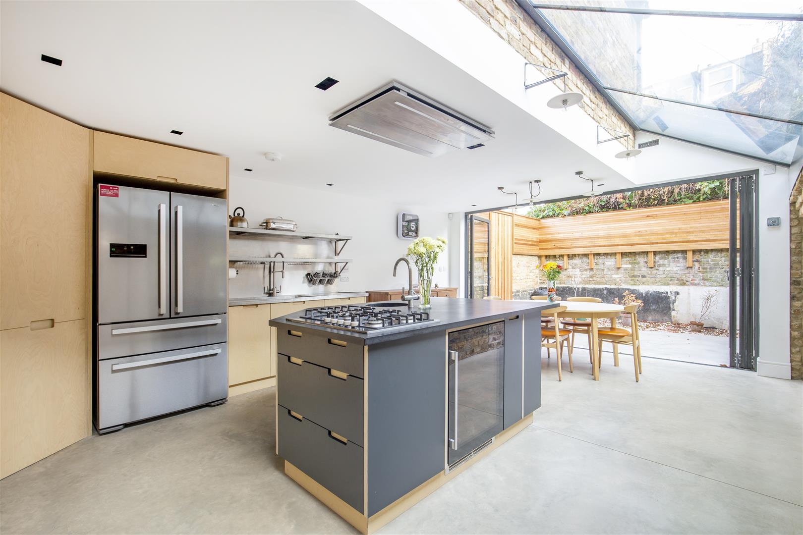 5 bedroom detached house for sale in Reading