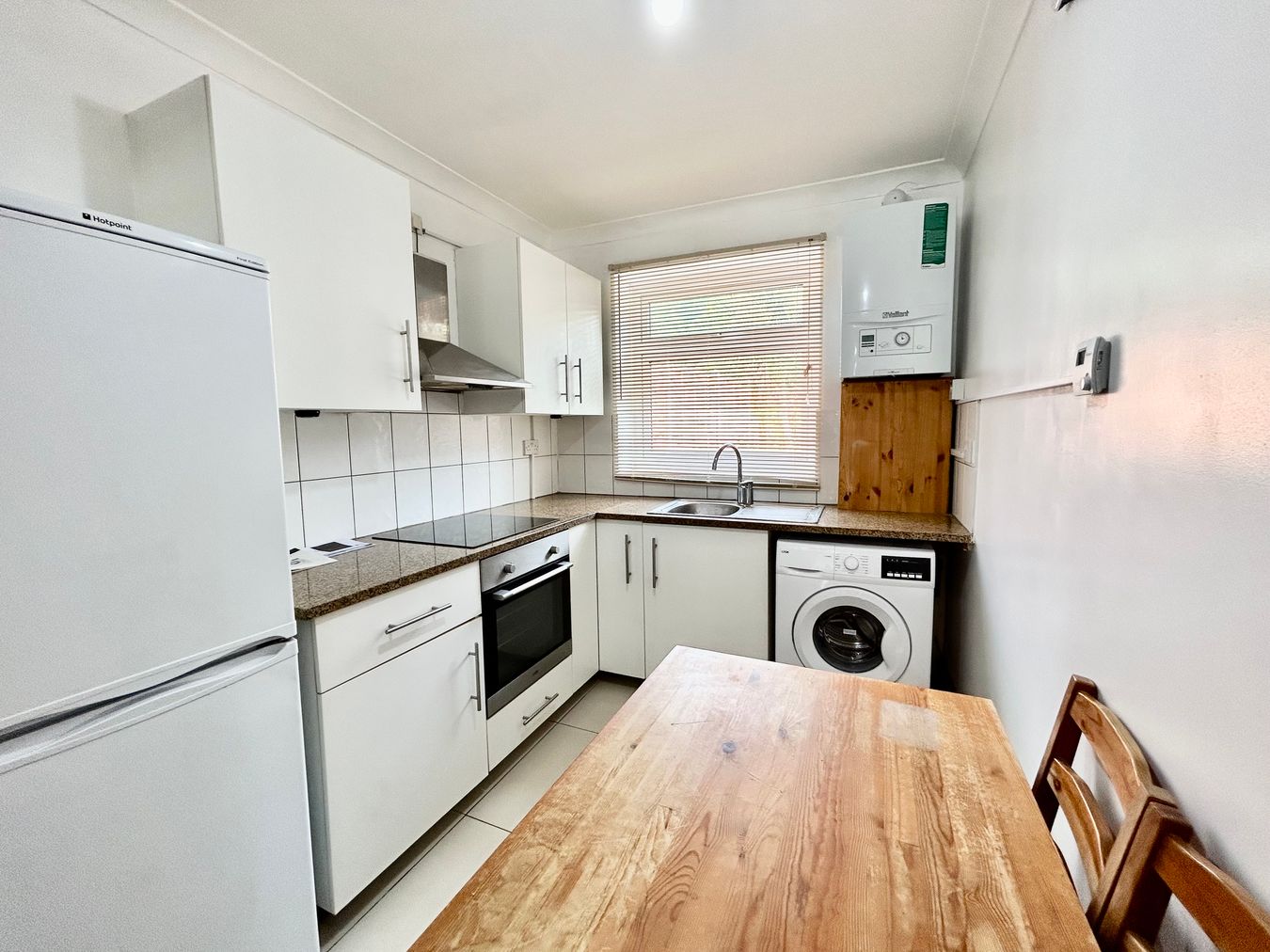 29B, Langdale Gardens, Greenford photo 5