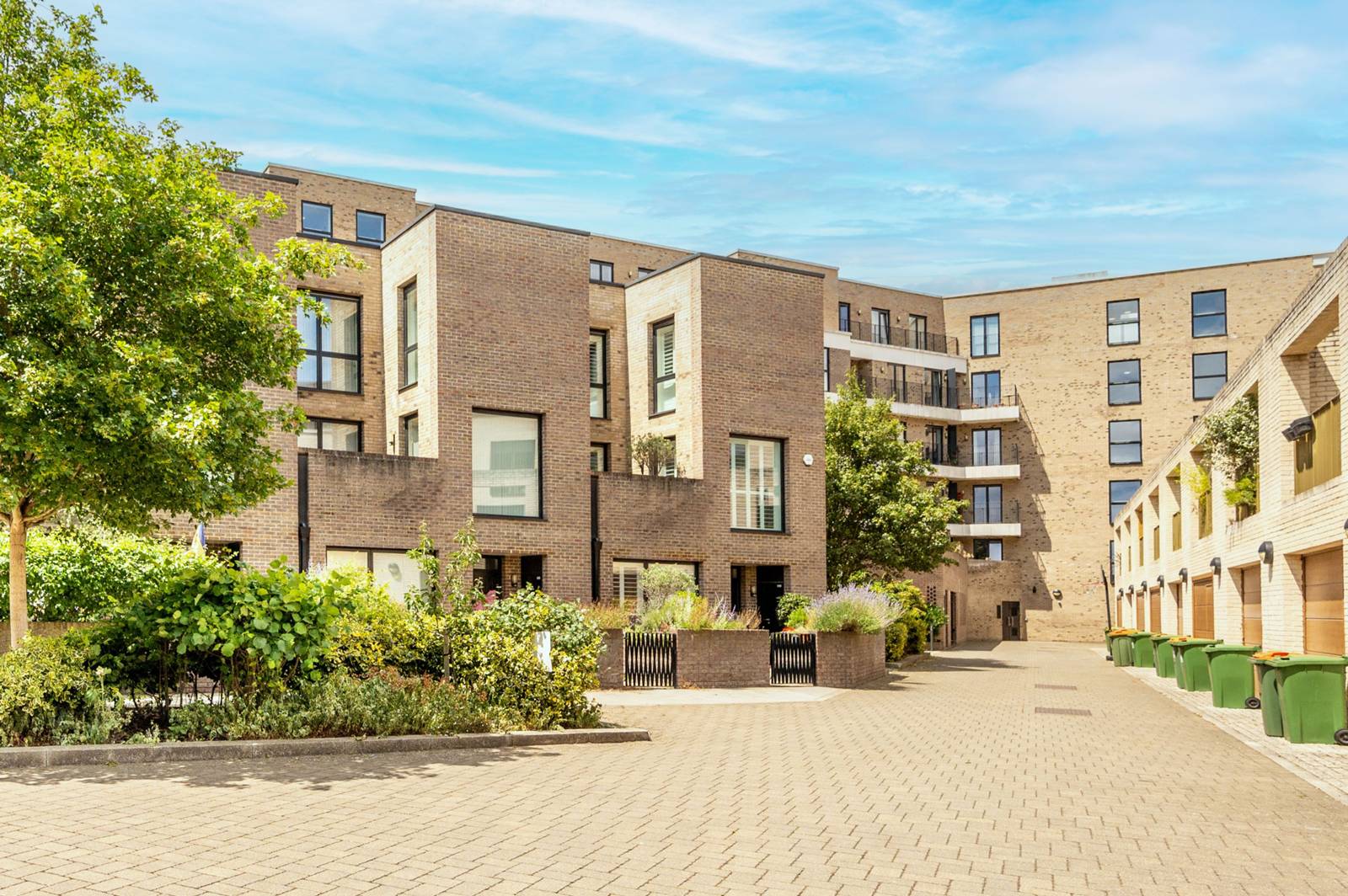 3 bedroom terraced house for sale 0