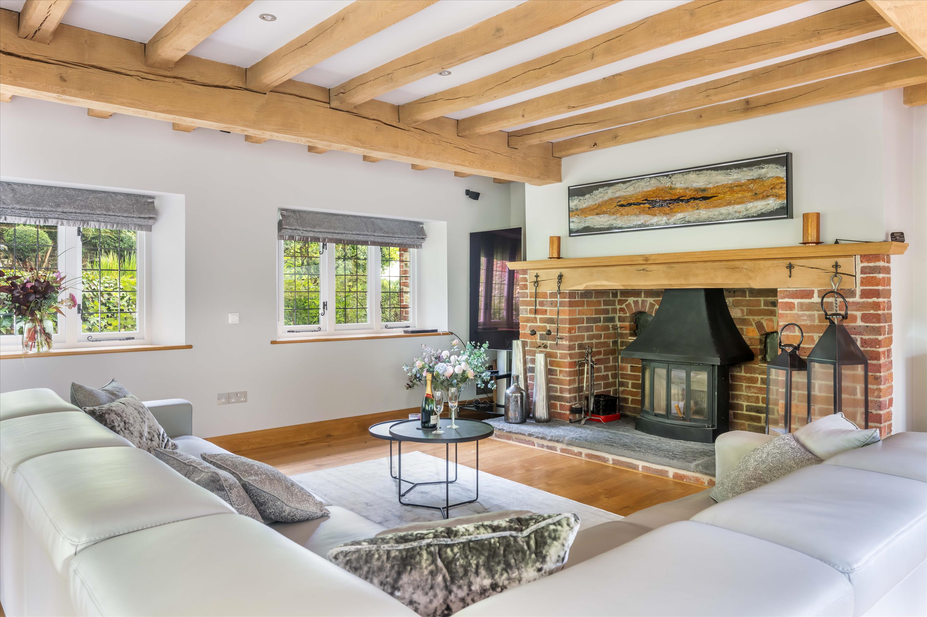 5 bedroom detached house for sale 0