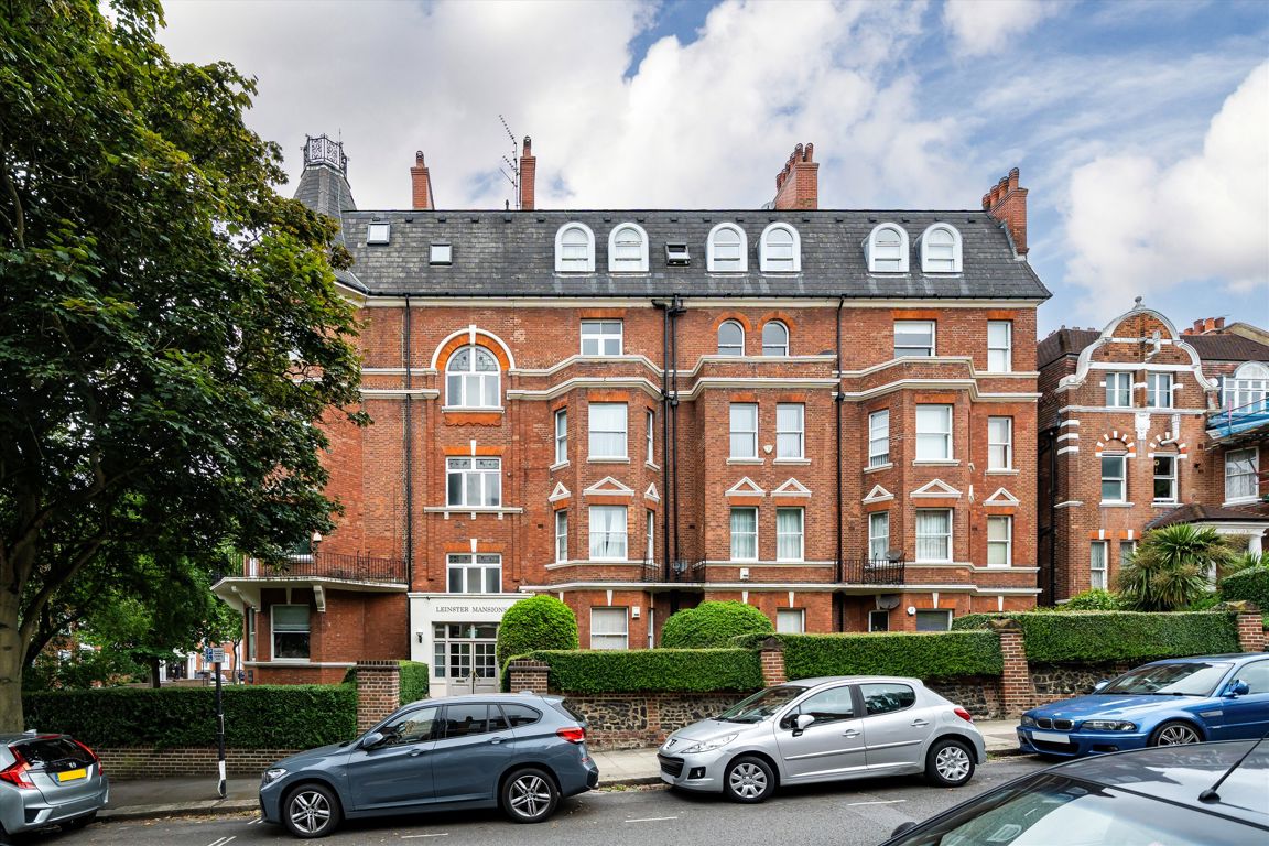4 bedroom flat for sale 0