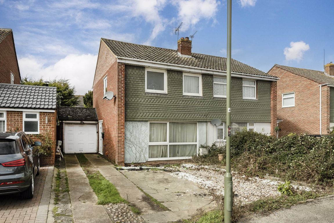 Free property report 29 Catherine Drive, Sunburyonthames, TW16 7TE