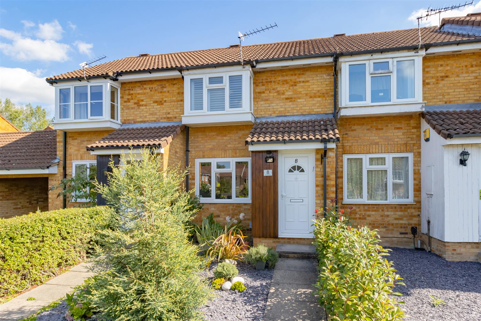 Free property report 8 Gate Close, Borehamwood, WD6 5DF Chimnie