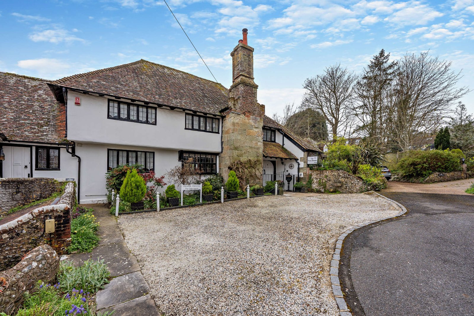 4 bedroom semi-detached house for sale 0
