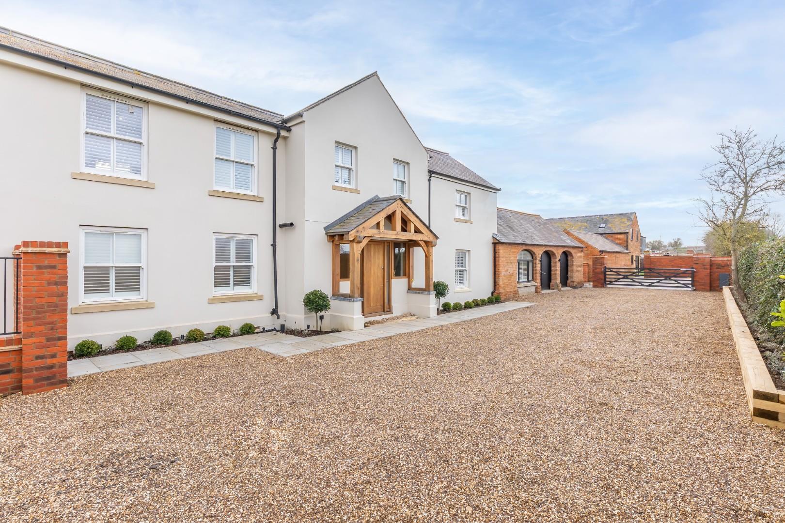 4 bedroom terraced house for sale