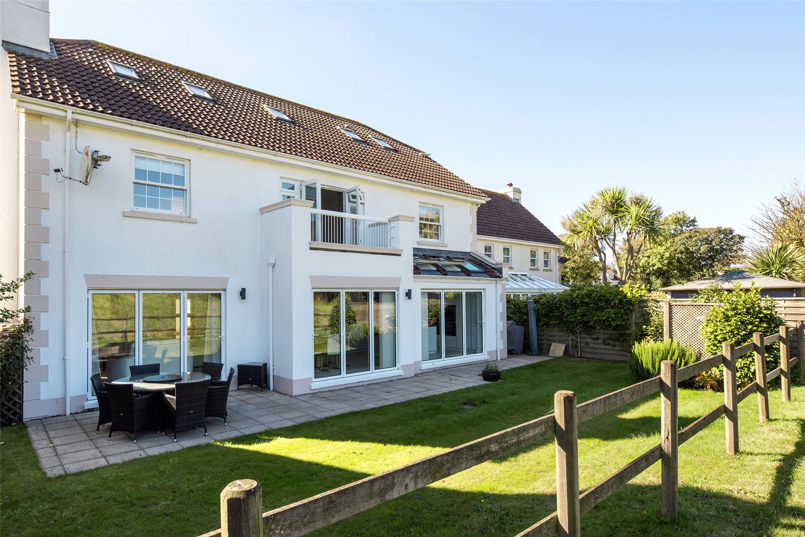 5 bedroom detached house for sale 0