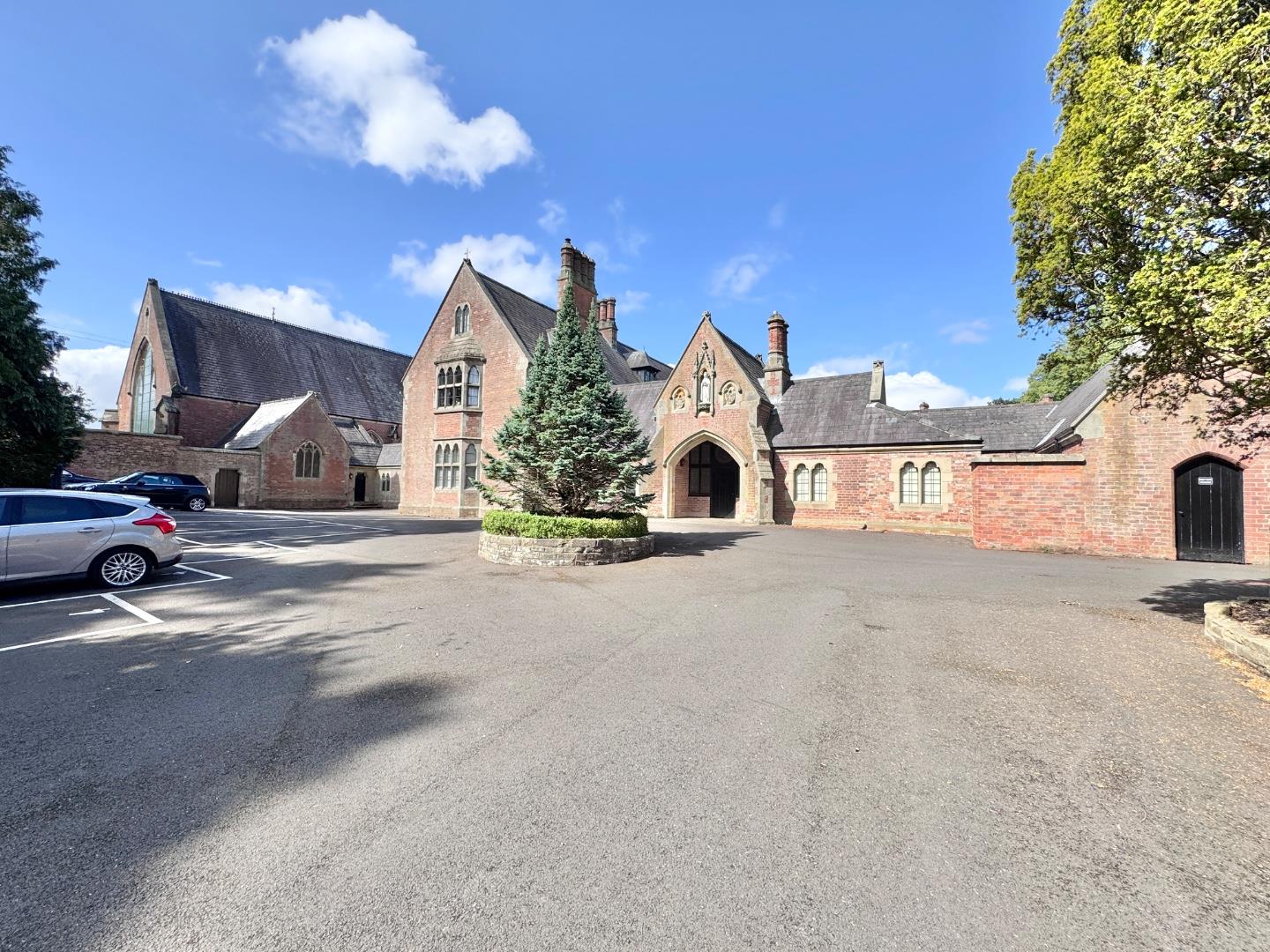 2, St. Clare's Court, Darlington photo 2