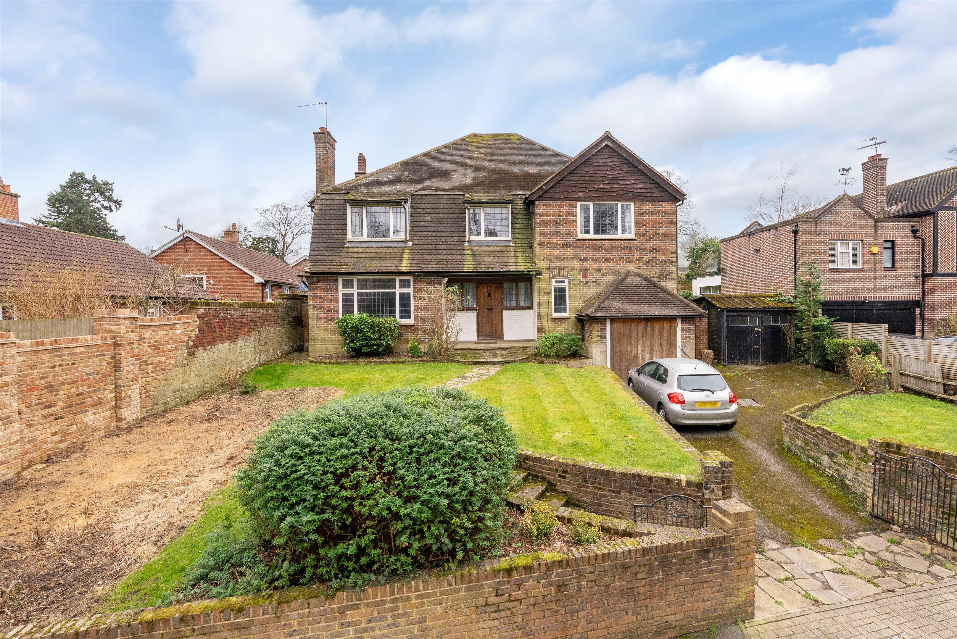 5 bedroom detached house for sale 0