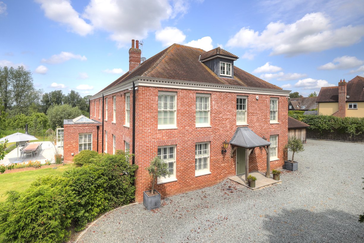 4 bedroom detached house for sale in Slough