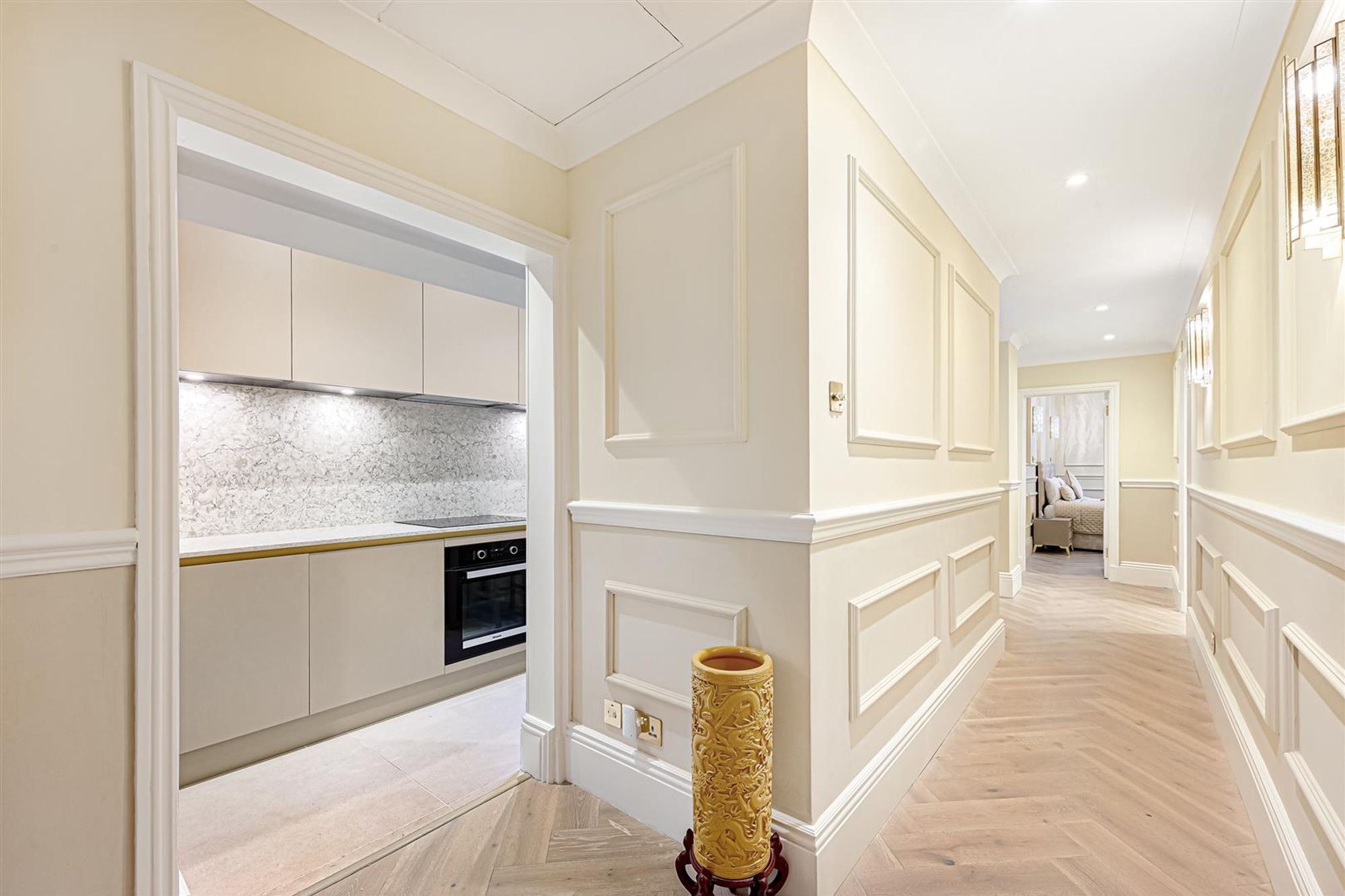 2 bedroom flat for sale 0