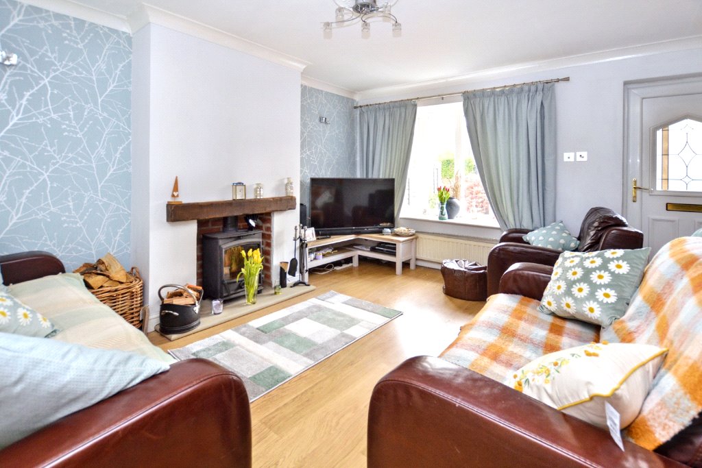 112, Gainsborough Way, Wakefield photo 3