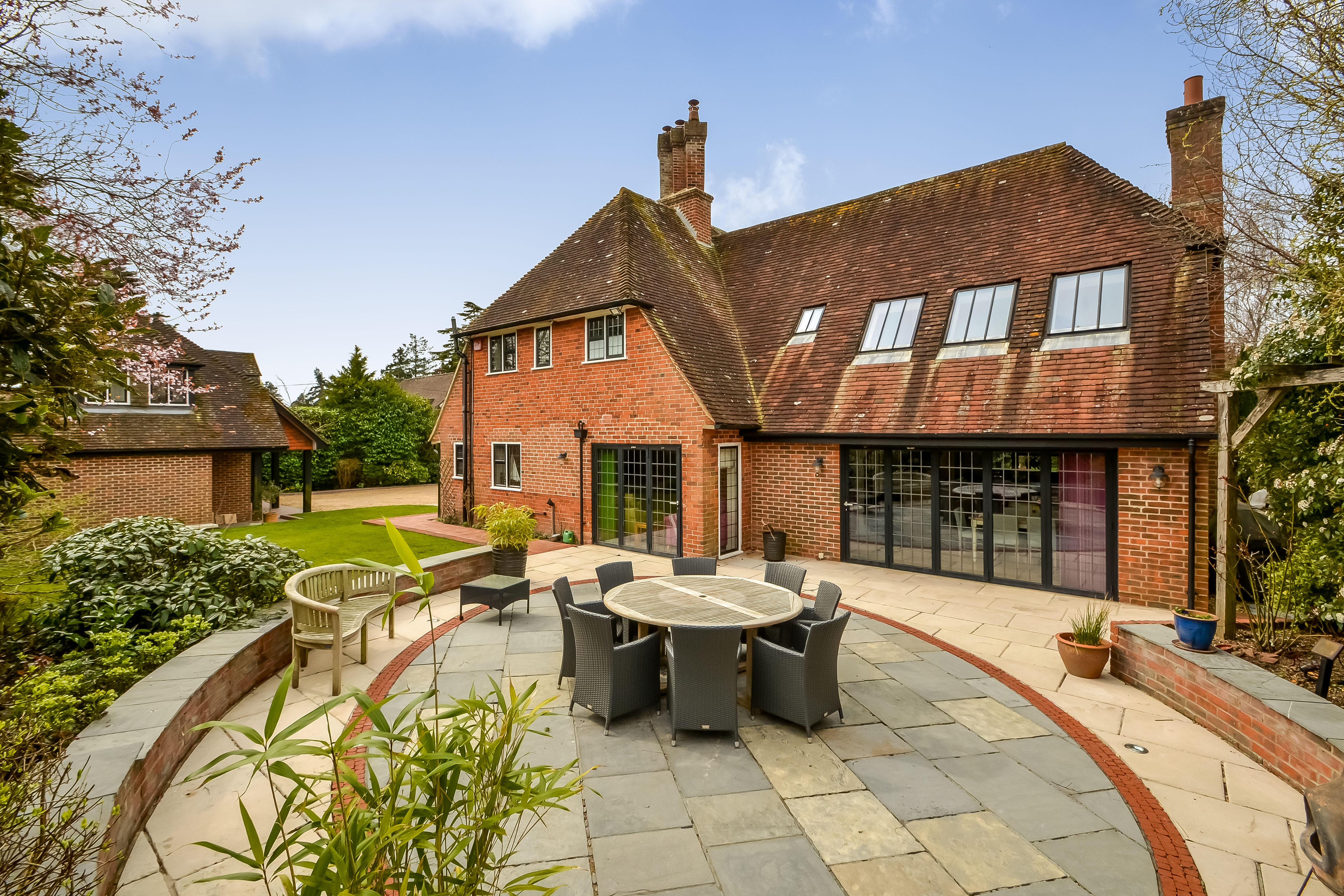 4 bedroom detached house for sale 0