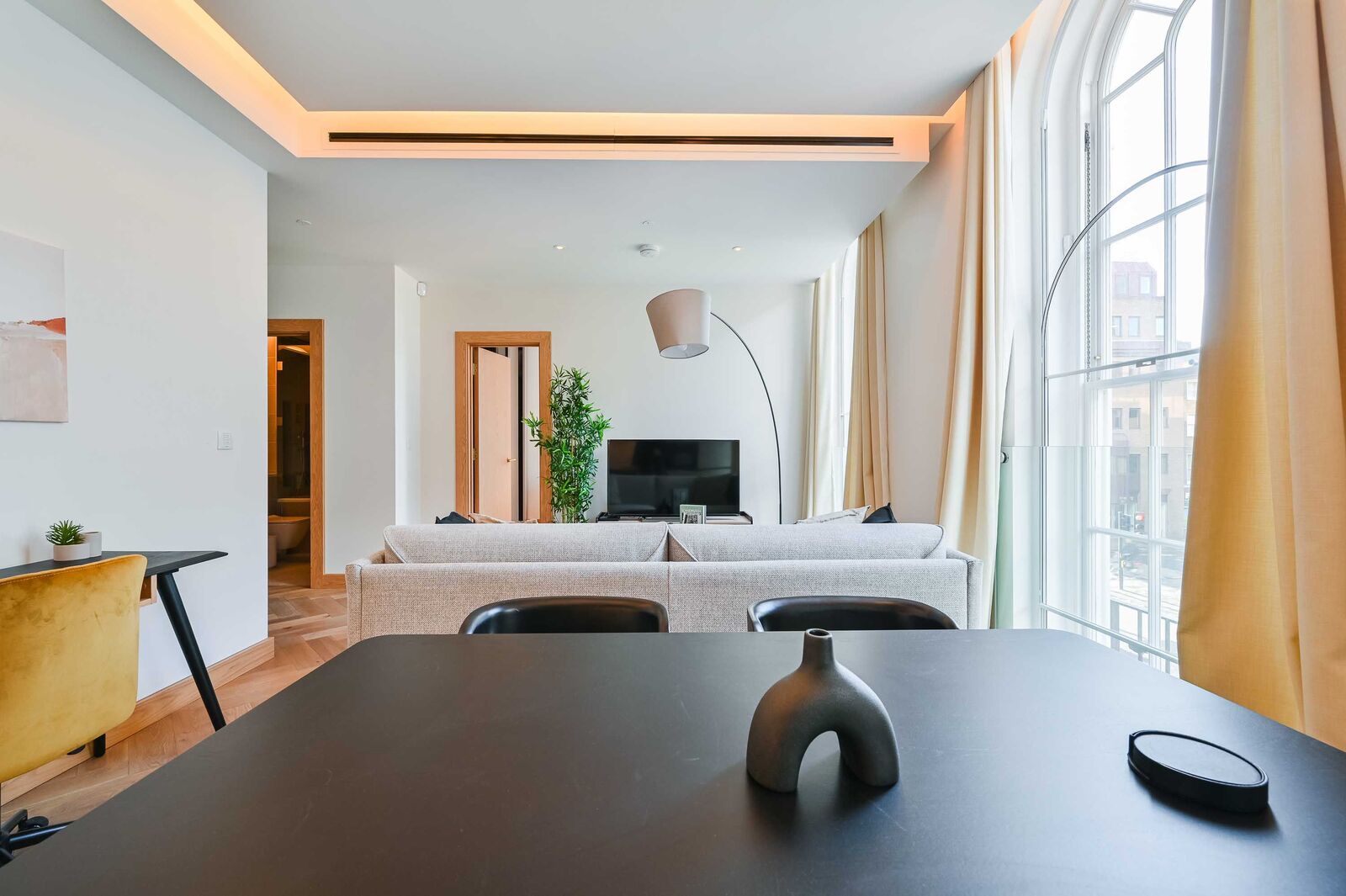1-bed flat on Baker Street, Baker Street, £7,800/mo