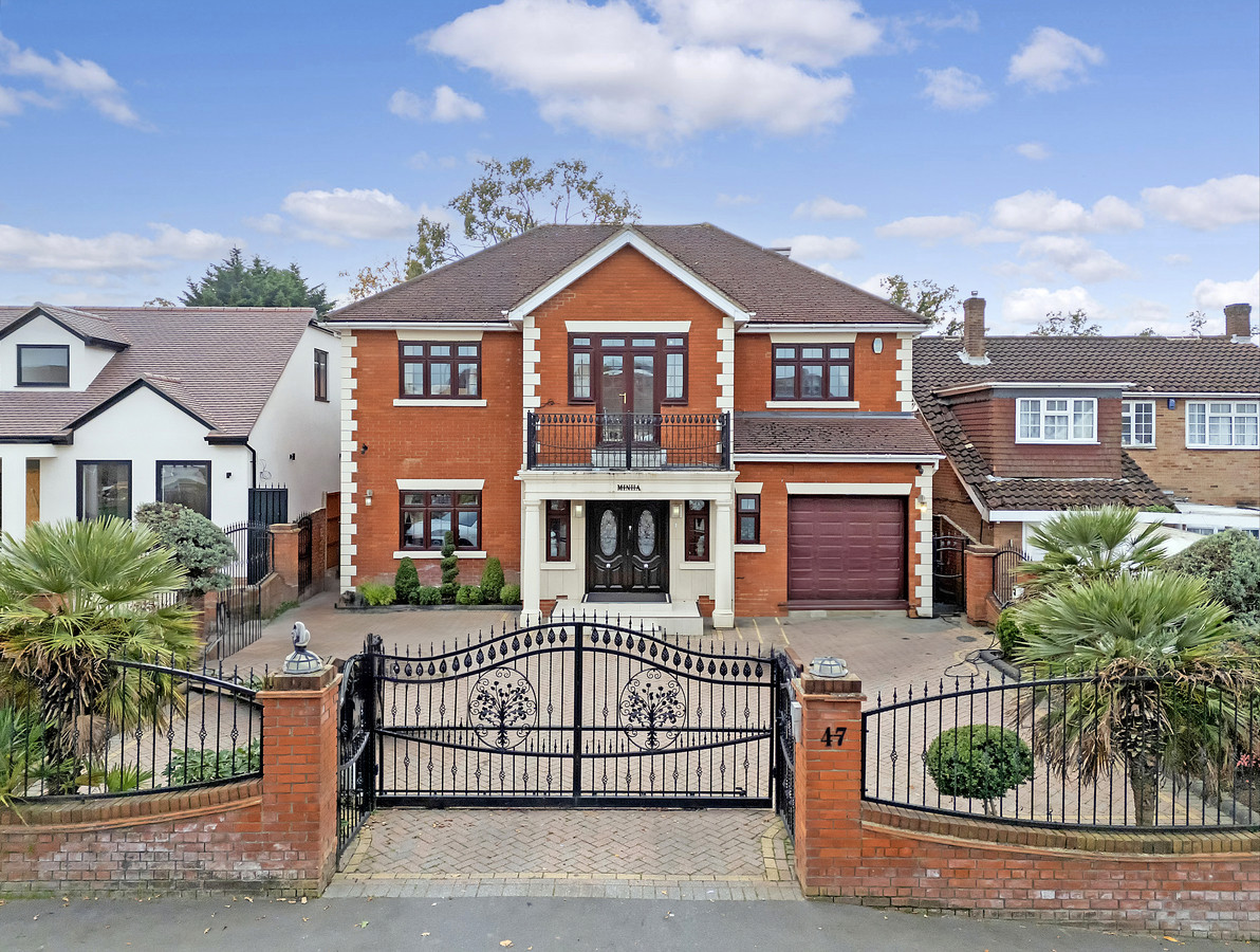 7 bedroom detached house for sale 0
