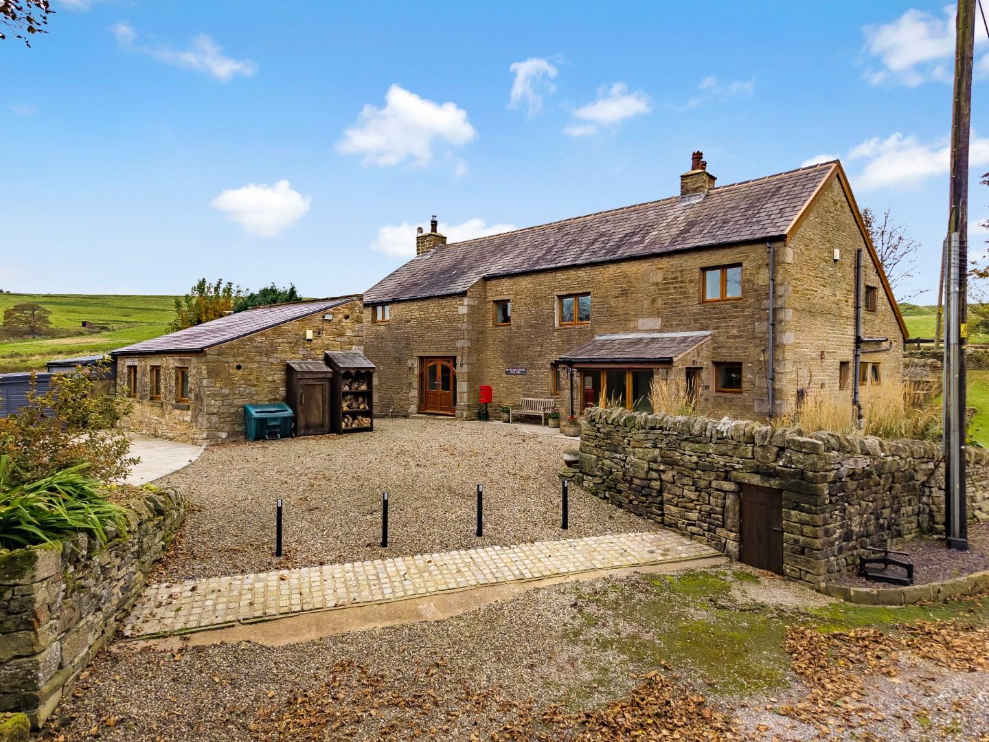 4 bedroom detached house for sale 0