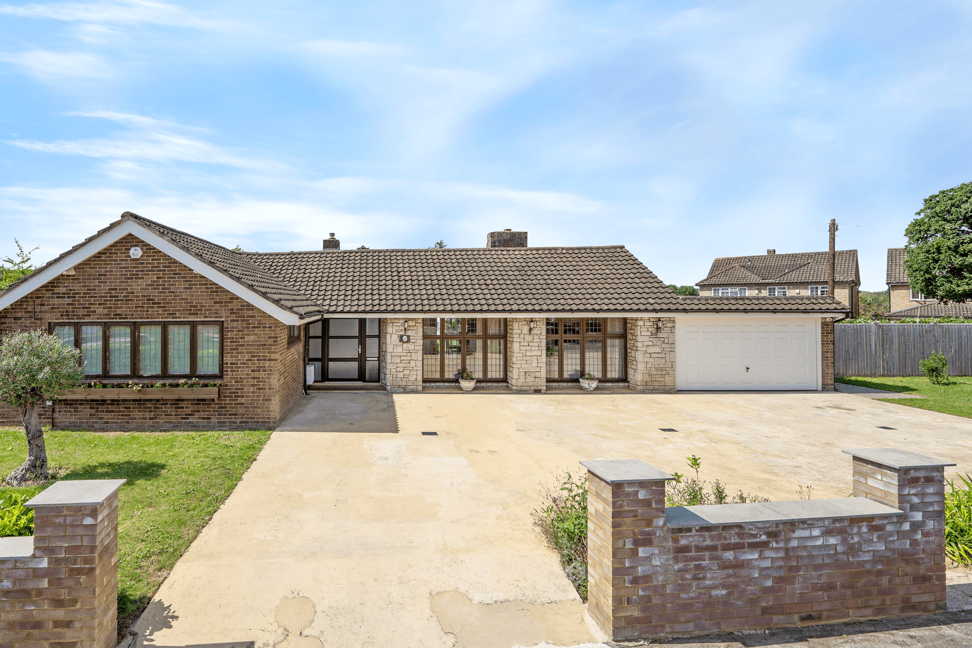 4 bedroom detached house for sale 0