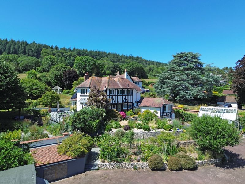 4 bedroom detached house for sale 0