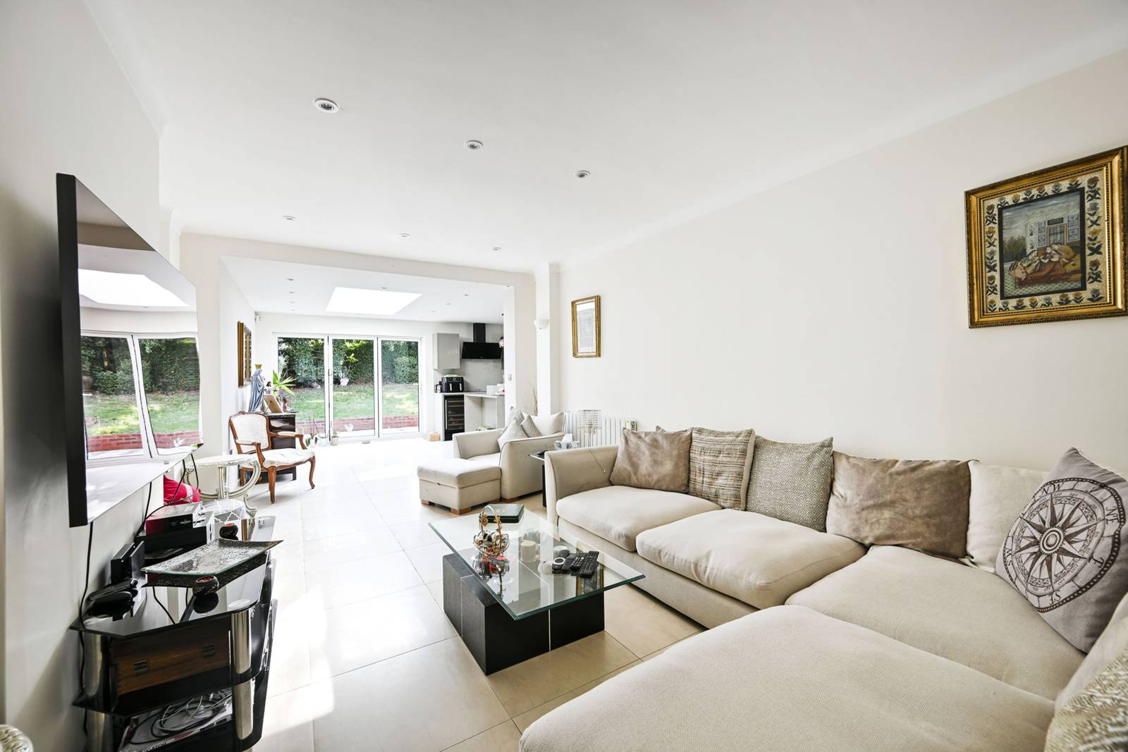 6 bedroom detached house for sale