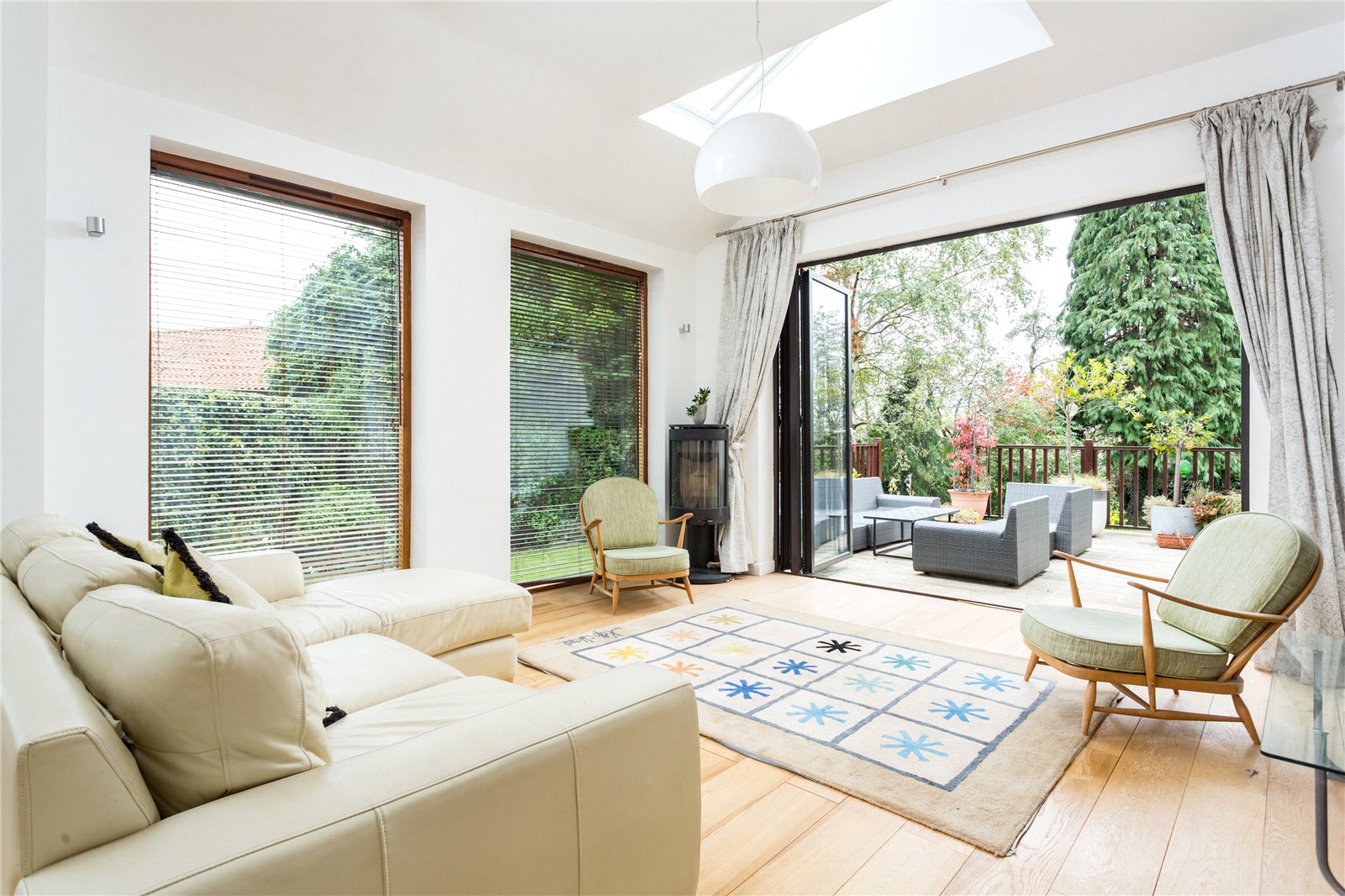 4 bedroom detached house for sale 0