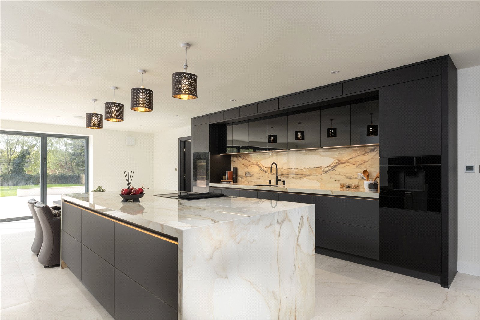 6 bedroom detached new house for sale 0