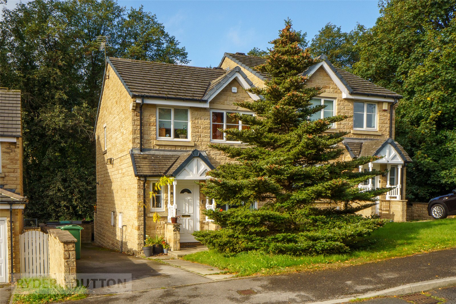 3 bed semi-detached house for sale