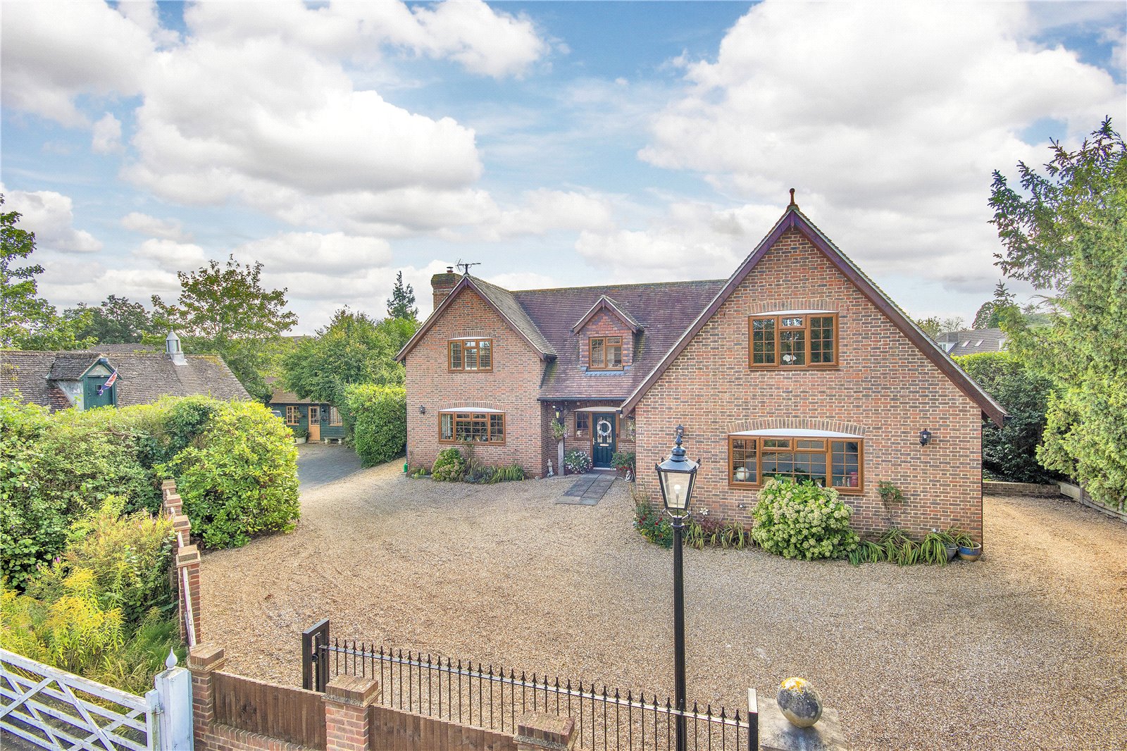 6 bedroom equestrian property for sale