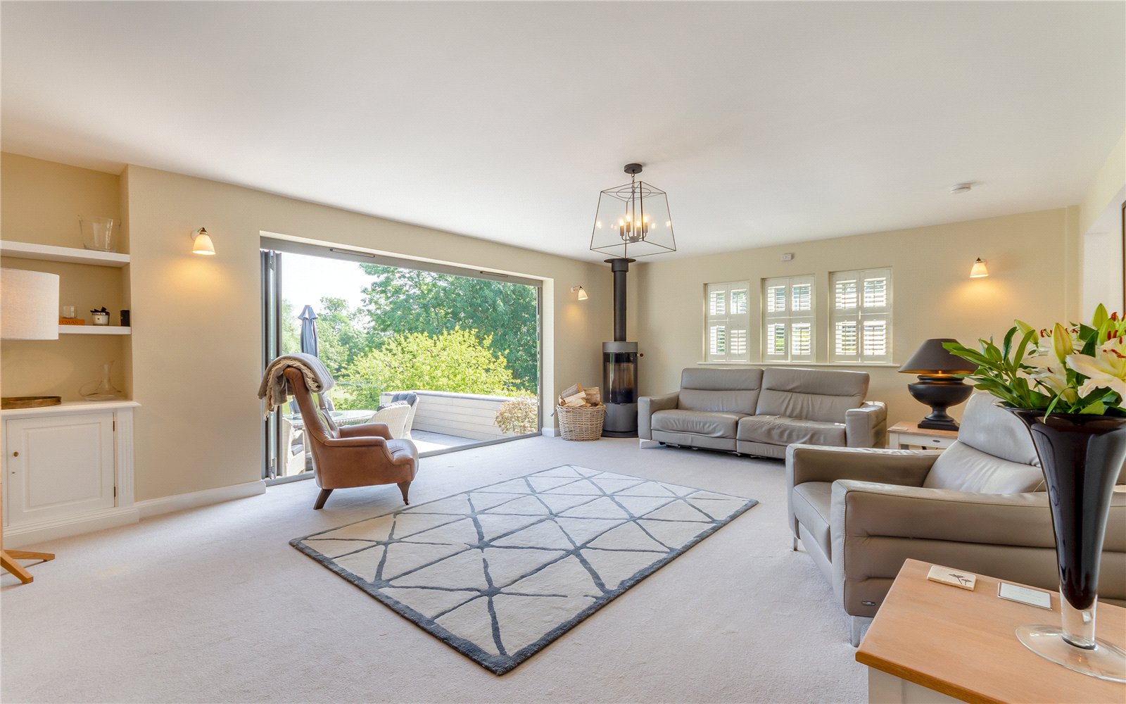 5 bedroom detached house for sale 0