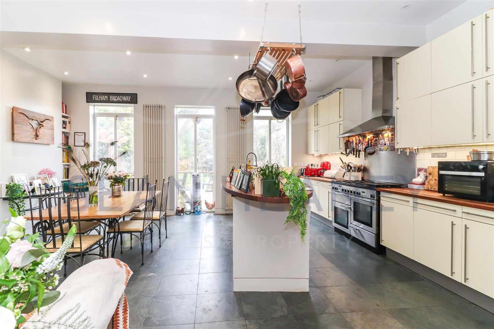 4 bedroom detached house for sale in Hove