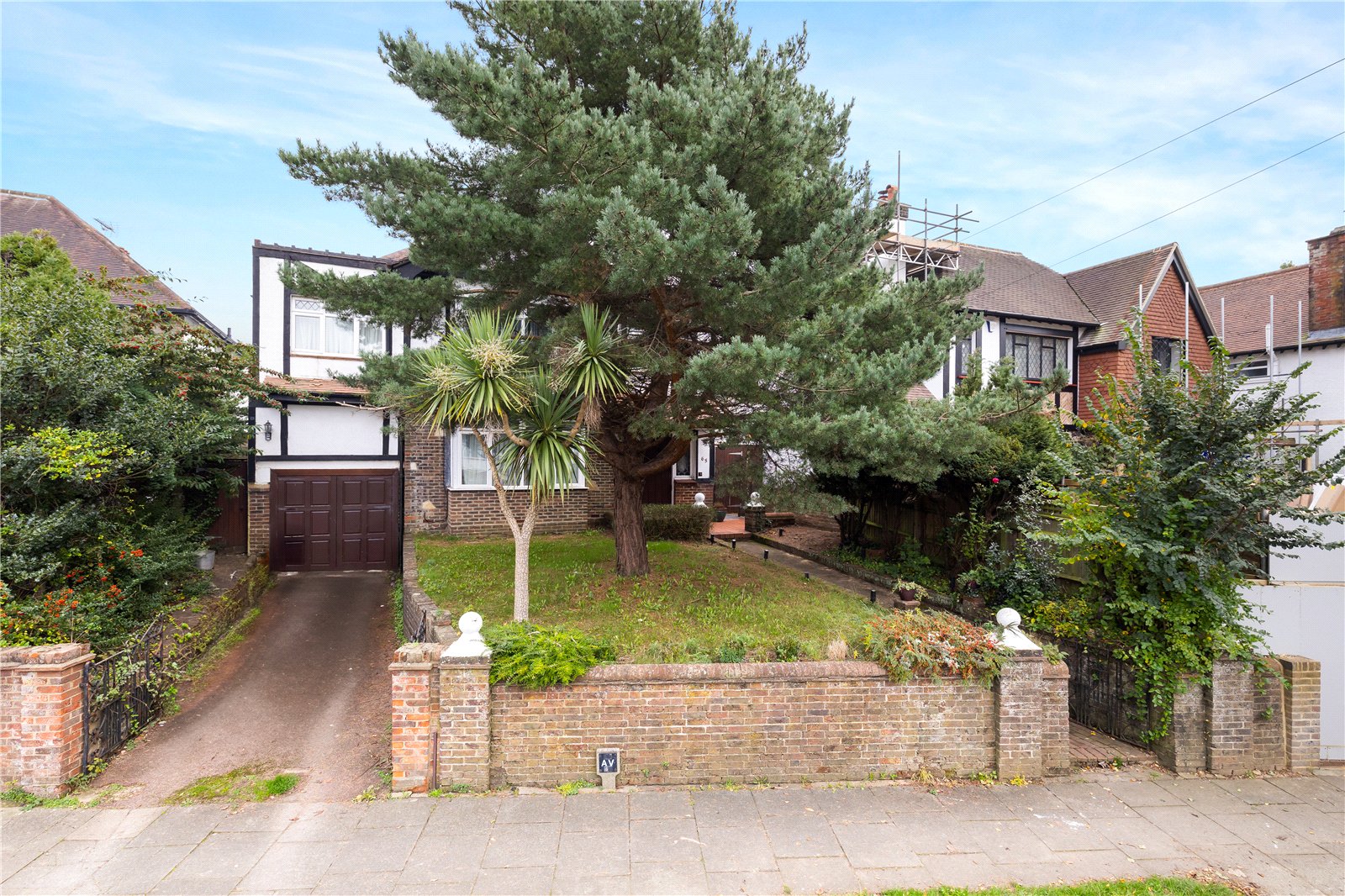 5 bedroom detached house for sale 0