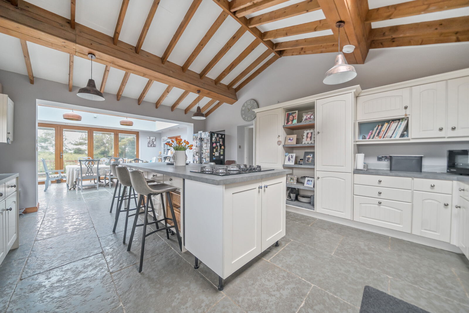 5 bedroom detached house for sale 0