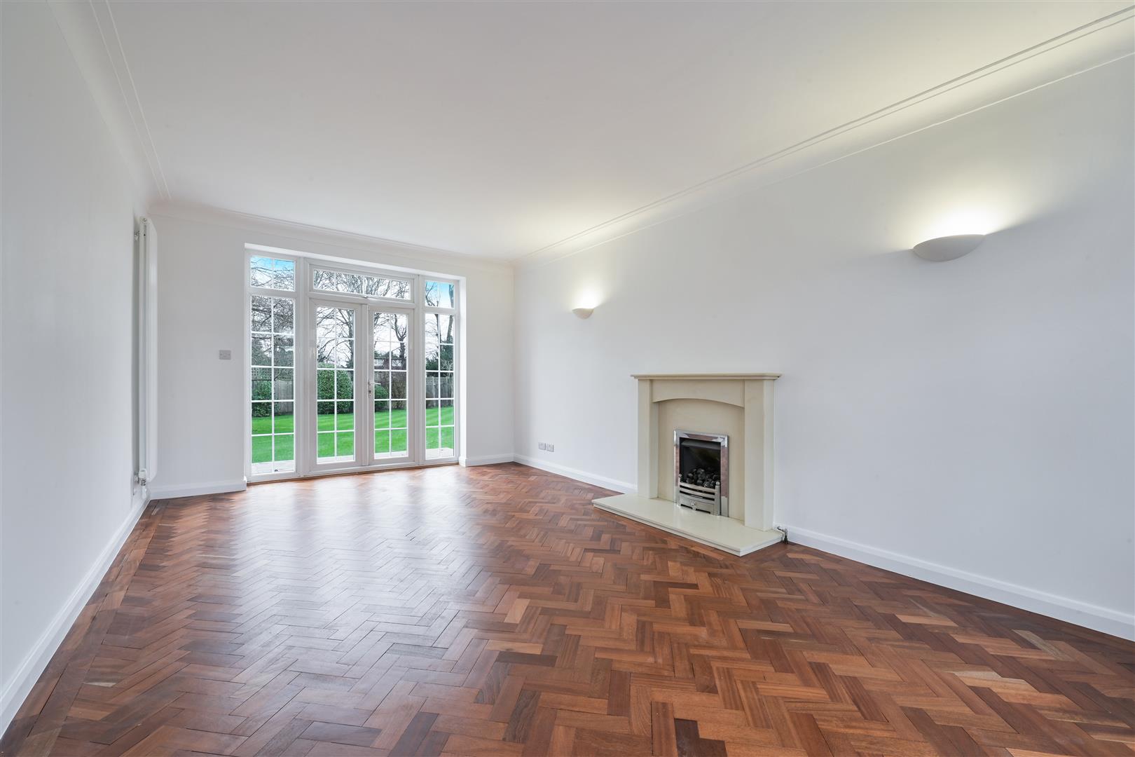 5 bedroom detached house for sale 0