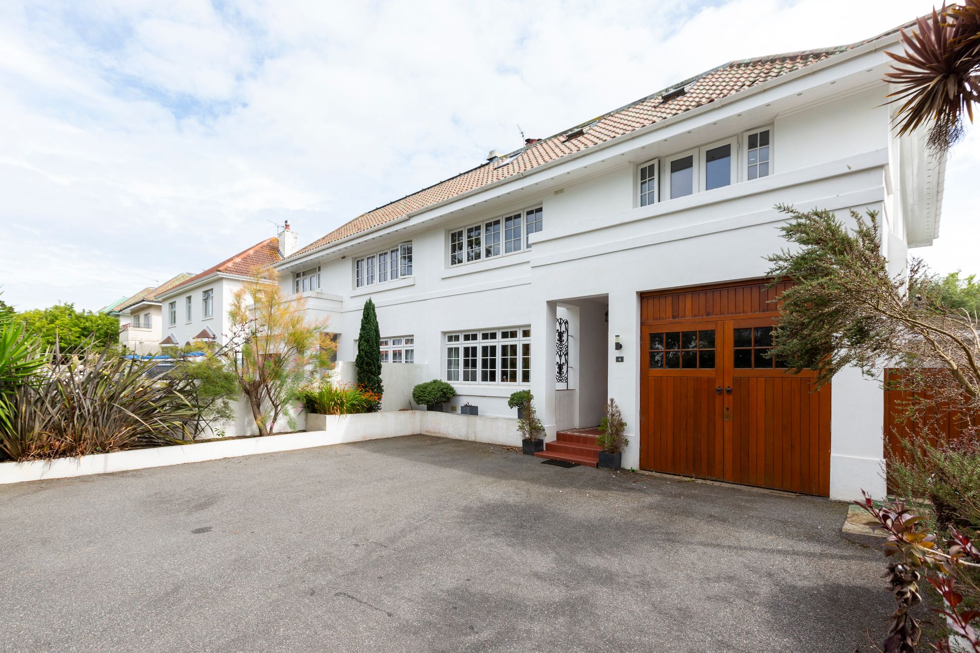 5 bedroom semi-detached house for sale 0