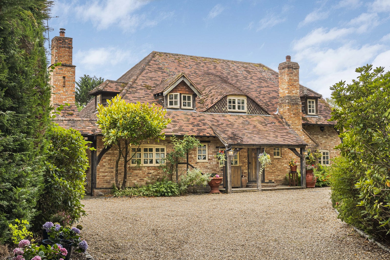 5 bedroom detached house for sale 0