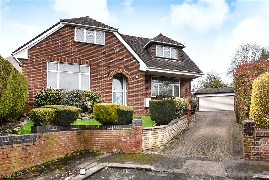 Free property report 2 The Circuits, Pinner, HA5 2BD Chimnie