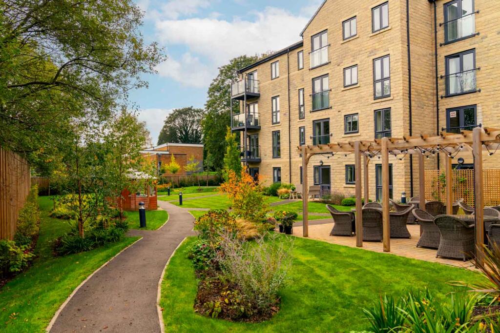 6, WHITELOCK GRANGE, Keighley Road, BINGLEY photo 2