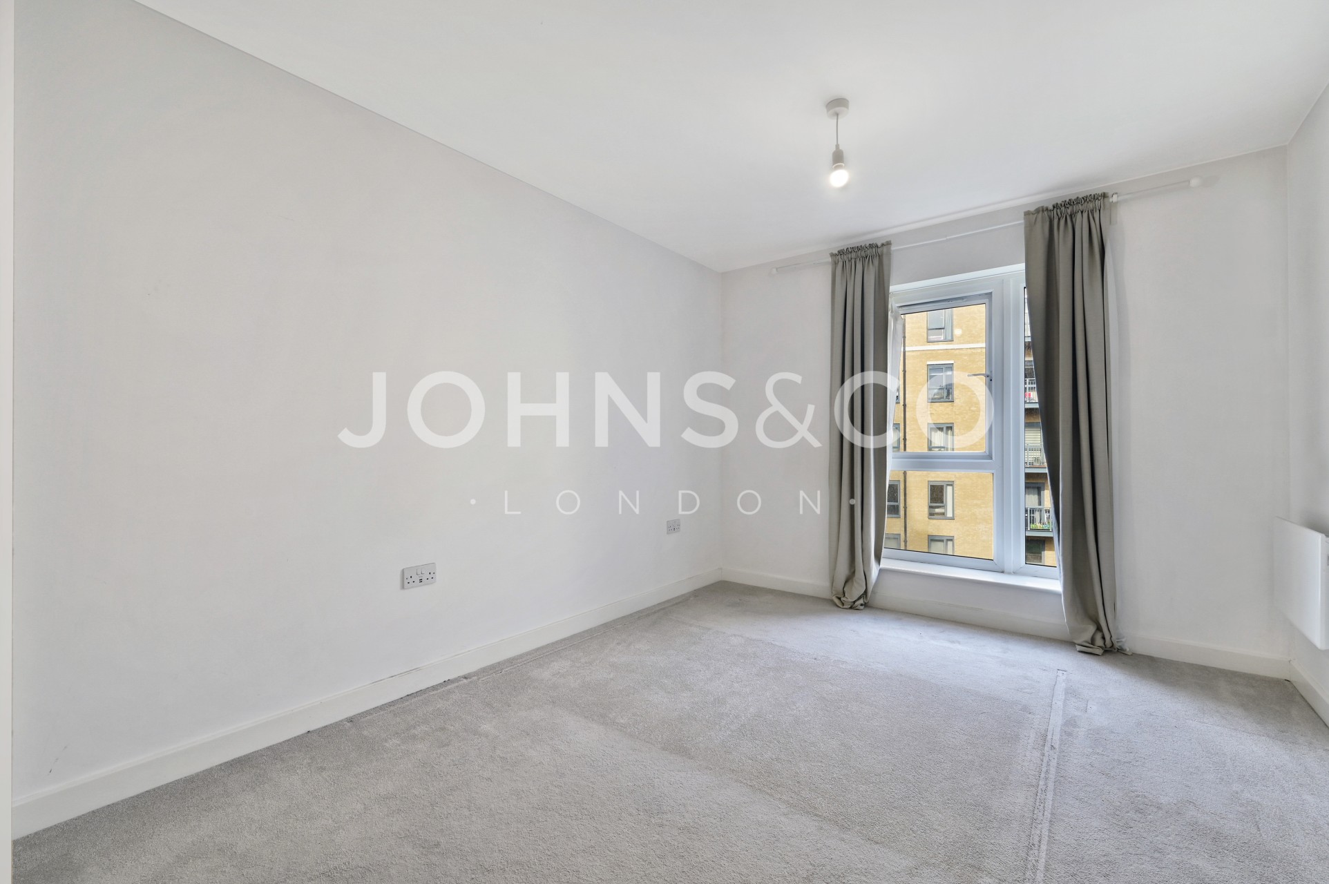DUMMY FLAT  Quassia House  36, Thorney Close, London photo 5