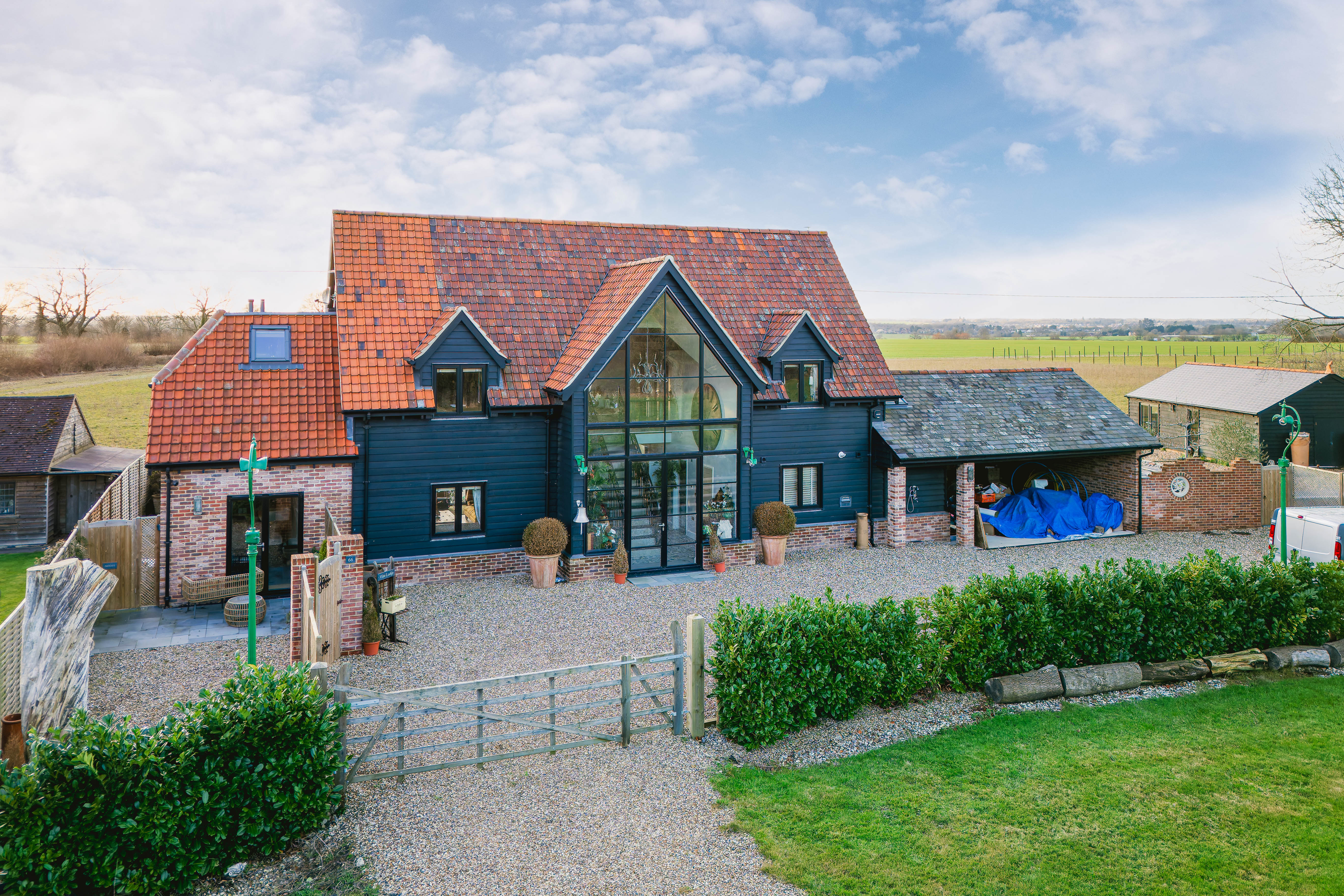 5 bedroom detached house for sale