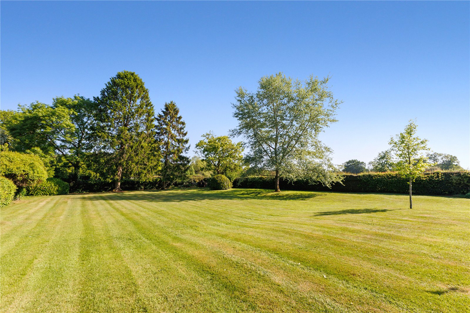 4 bedroom detached house for sale 0