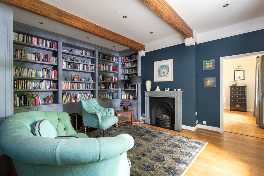 6 bedroom detached house for sale 0