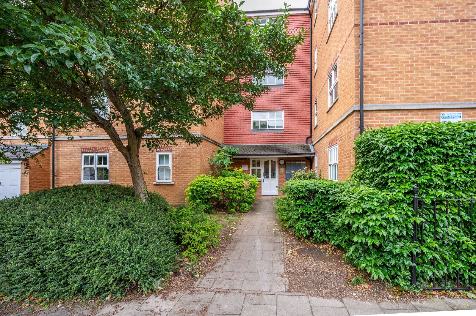 Lisle Close, Tooting Bec photo 4