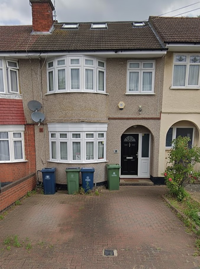 38, Ovesdon Avenue, Rayners Lane photo 2