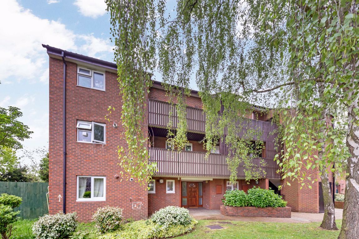 Free property report 16 Arnott Close, Chiswick, London, W4 1NY Chimnie