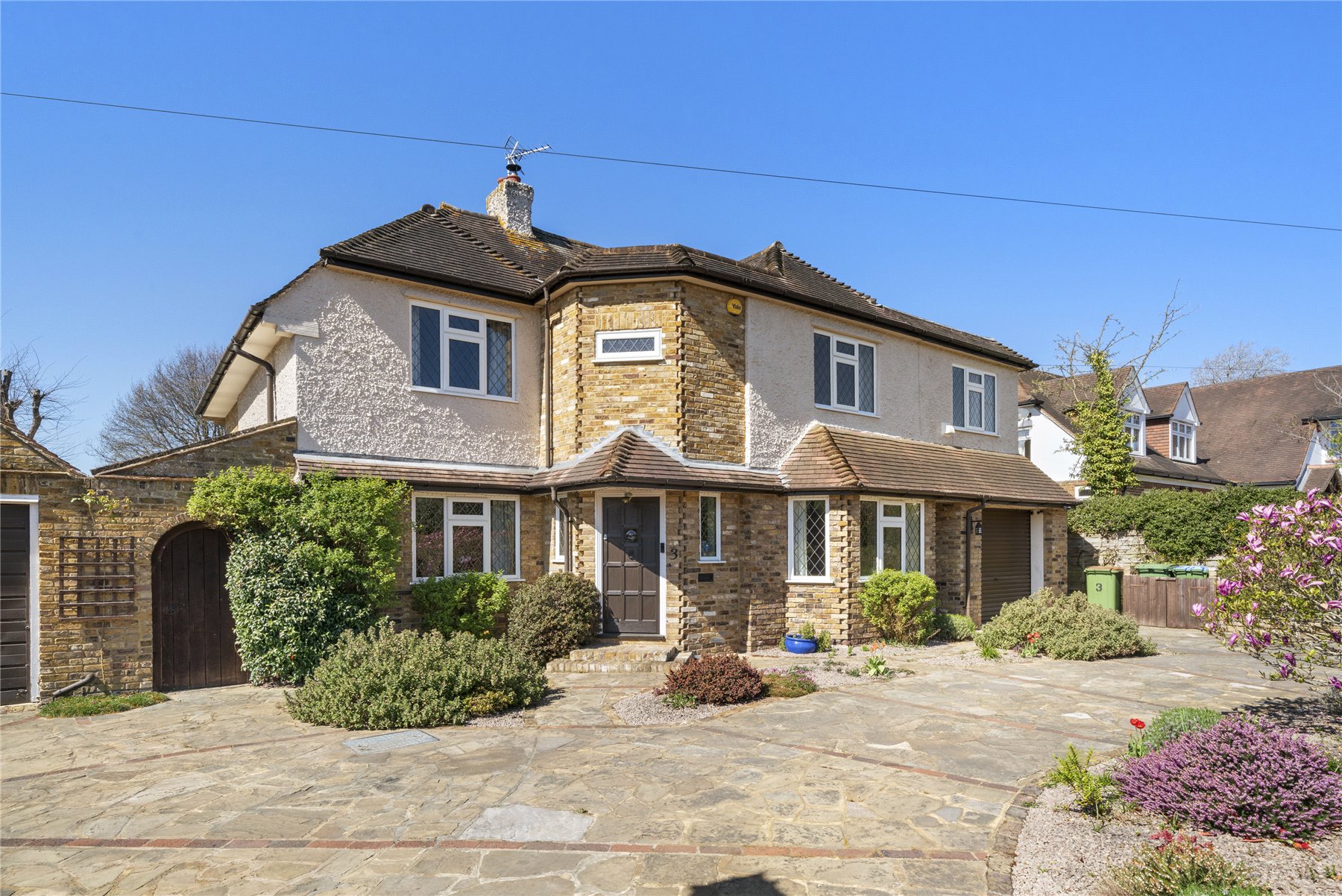 5 bedroom detached house for sale 0