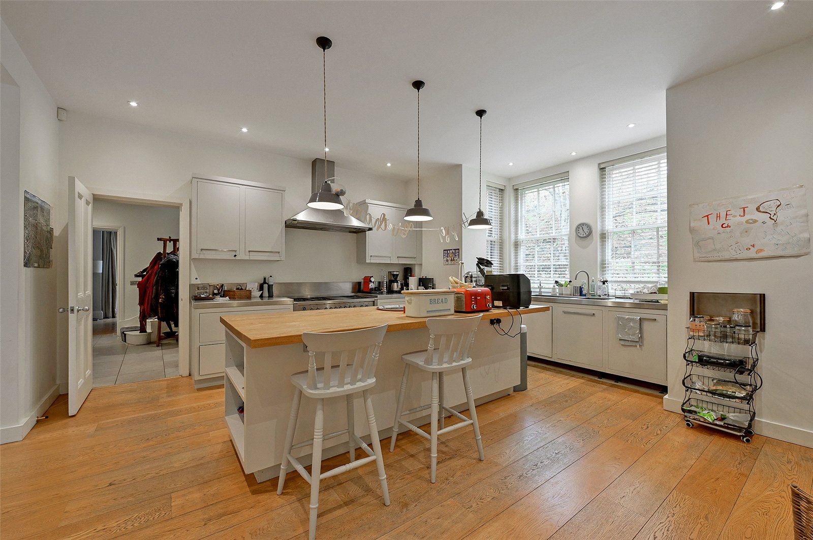 6 bedroom semi-detached house for sale 0