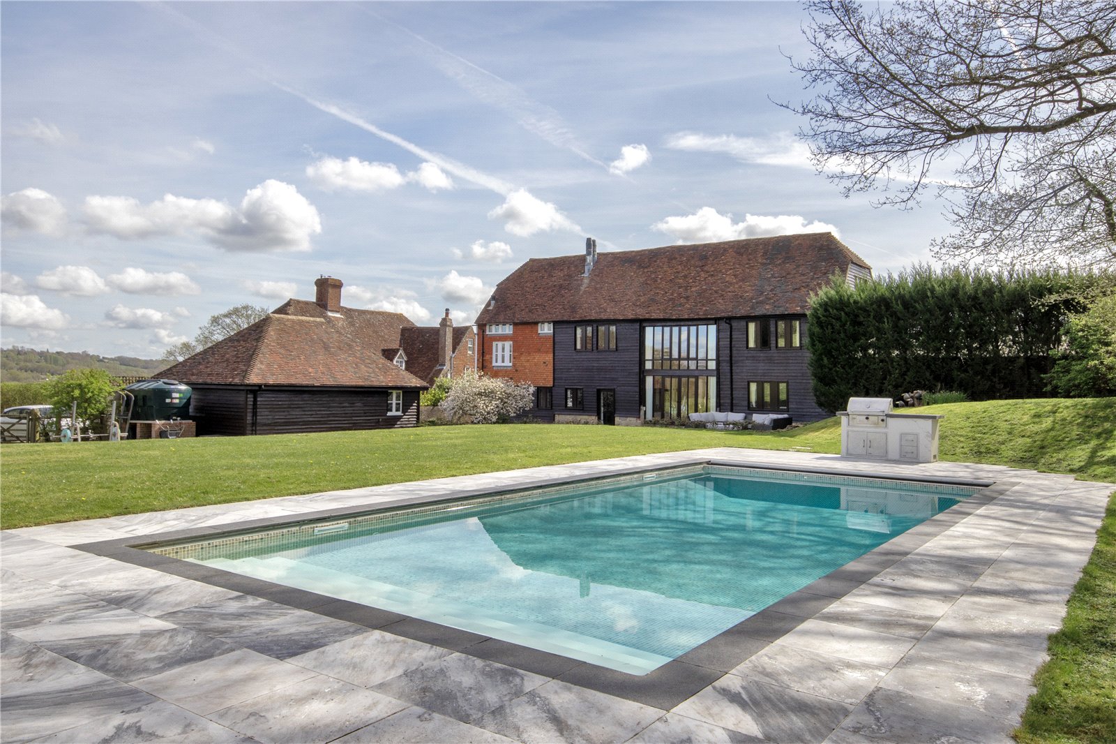 5 bedroom detached house for sale 0