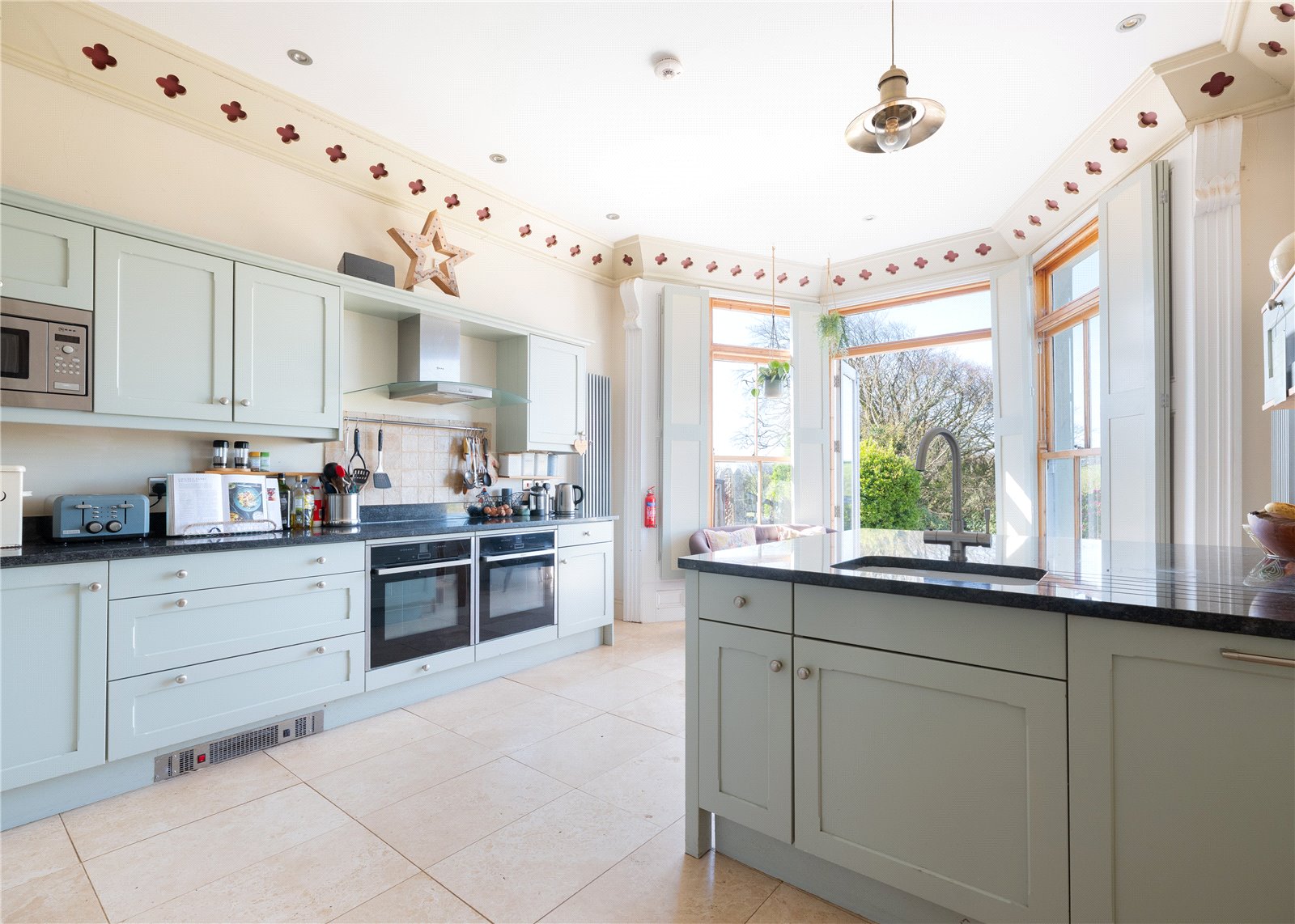 7 bedroom detached house for sale 0