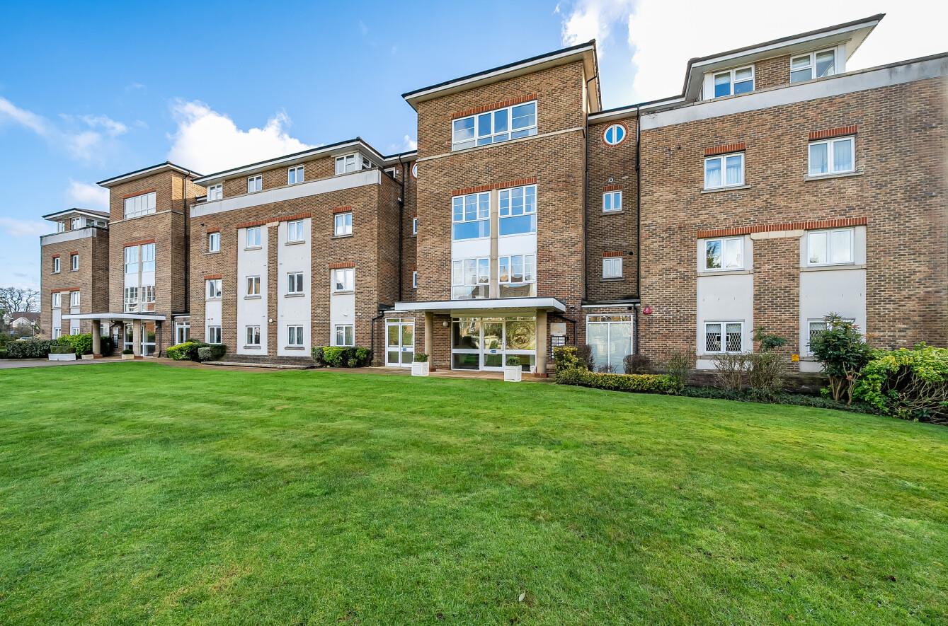 15 Pond House, Lady Aylesford Avenue, Stanmore photo 2
