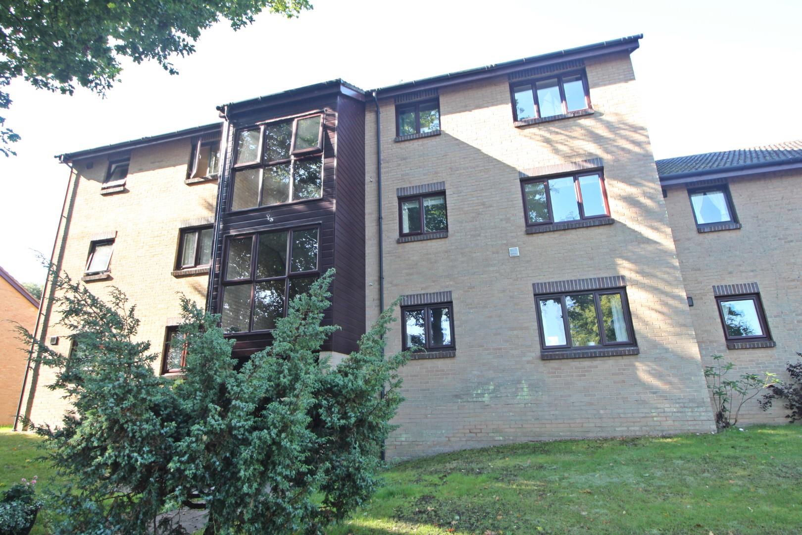 17 Netley Cliff, Victoria Road, Southampton photo 3